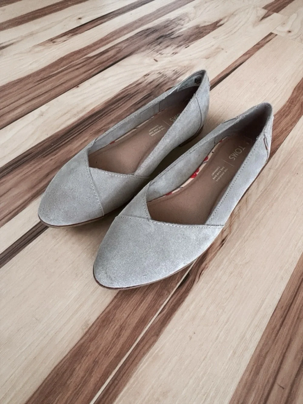Toms Suede Flats